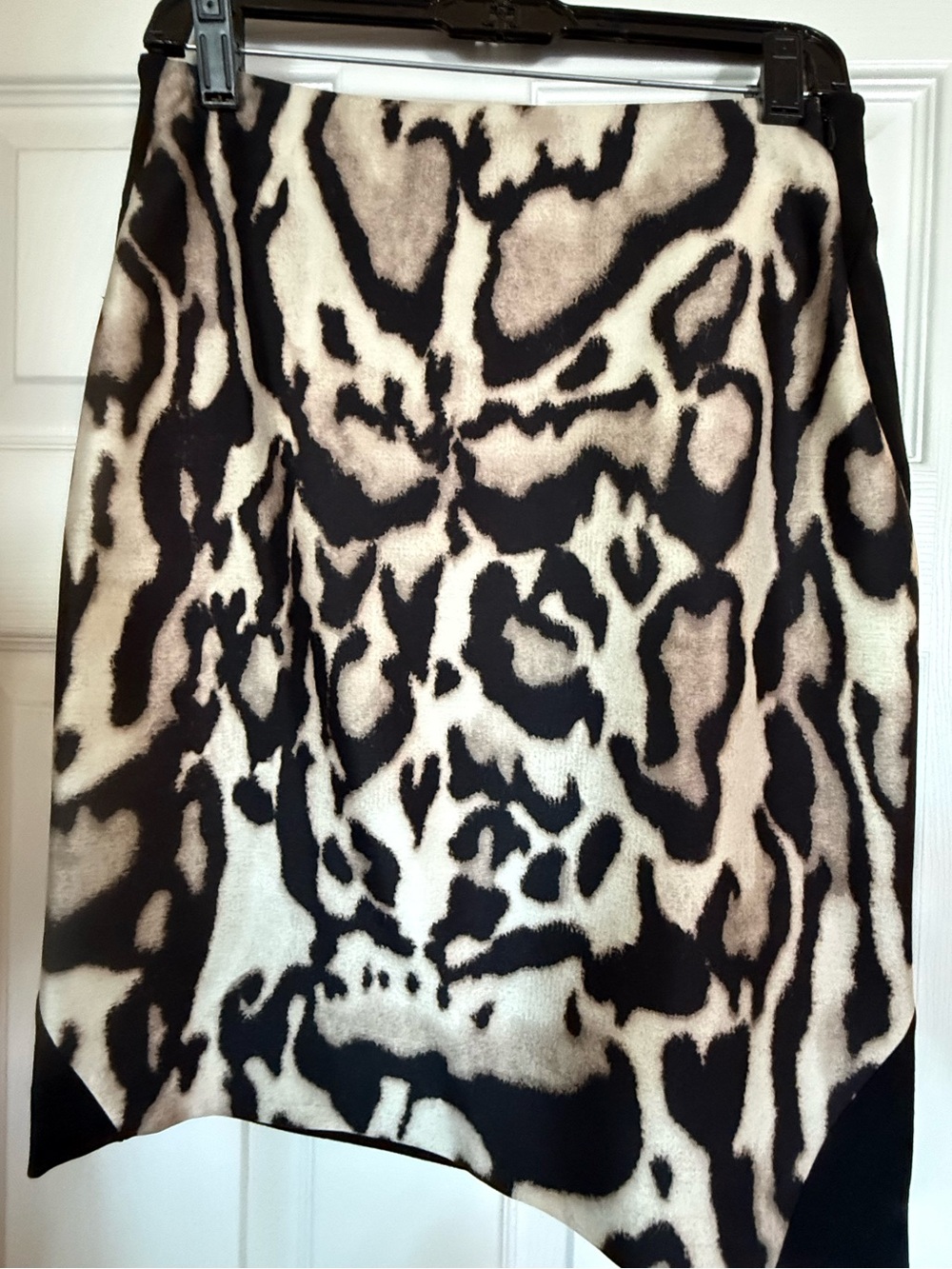 Diane Von Furstenberg Black and Cream Leopard Print Skirt